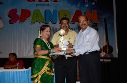 Genius Special Performence award to Rupa Shaw (MBA-3) by Dr. Salil Roy, Vice Chancellor, KU and Mr. Om Prakash, Director GIIT